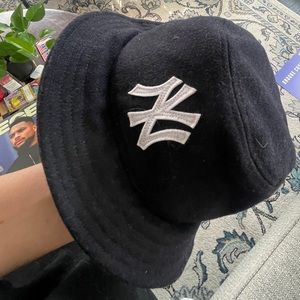 Kith Bucket hat